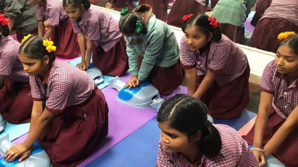 After her grandfather passed away from cardiac arrest, Akshara Ramasamy started Idhayam, which hosts online CPR training sessions to promote good health and wellbeing around the world.